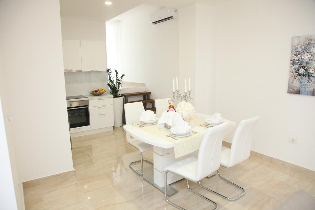 Apartments Mare Gradac  Eksteriør bilde