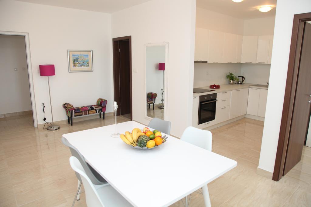Apartments Mare Gradac  Eksteriør bilde