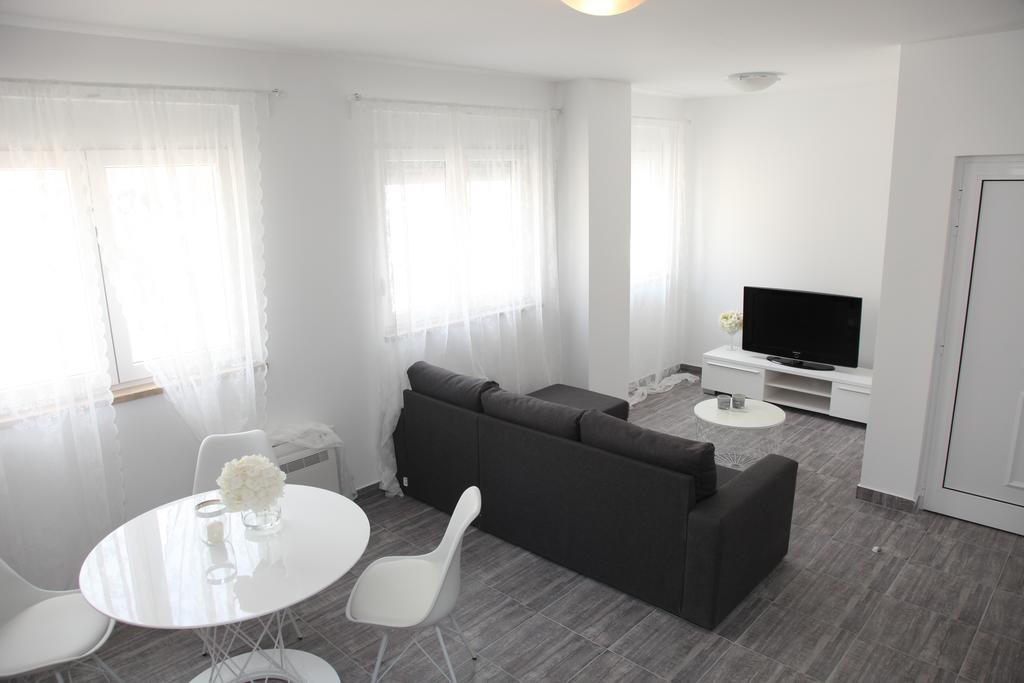 Apartments Mare Gradac  Eksteriør bilde