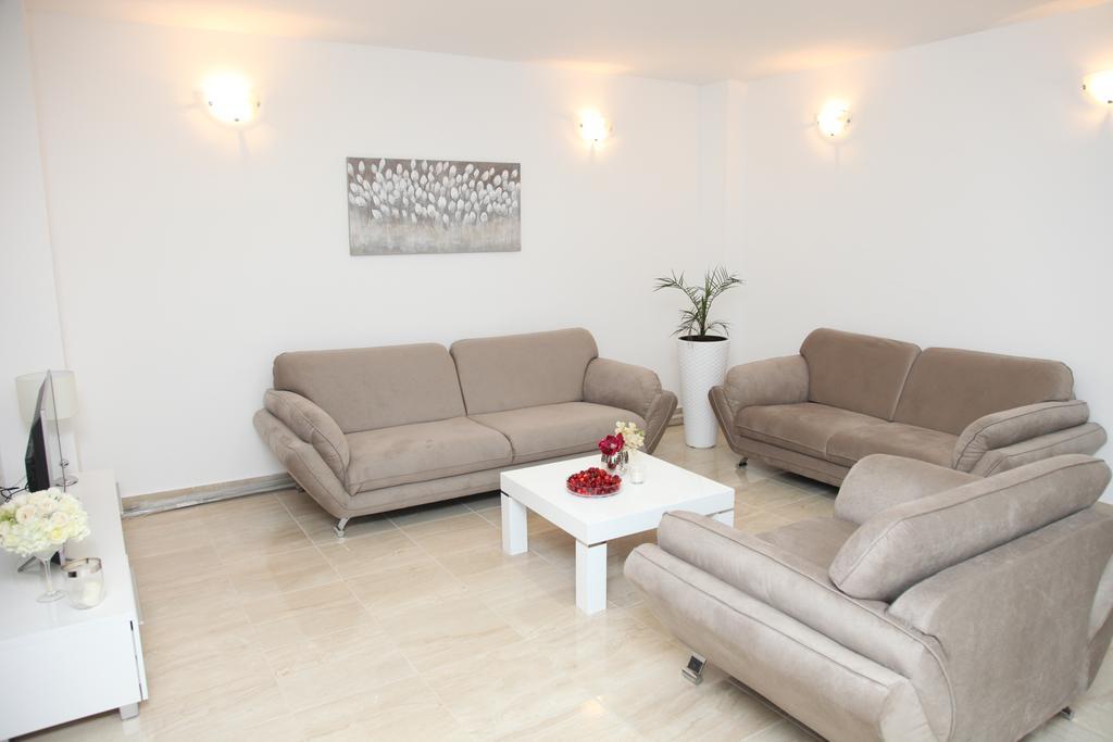 Apartments Mare Gradac  Eksteriør bilde