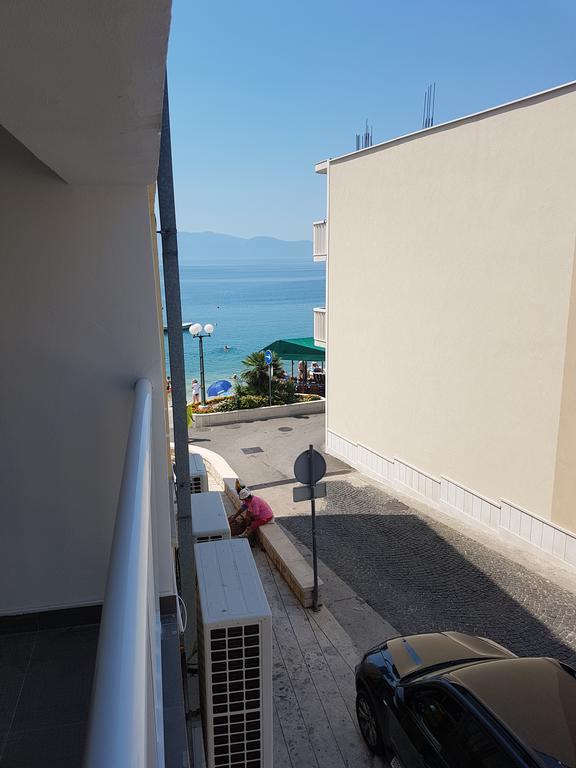 Apartments Mare Gradac  Eksteriør bilde